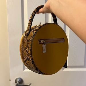 Vintage handbag clutch yellow